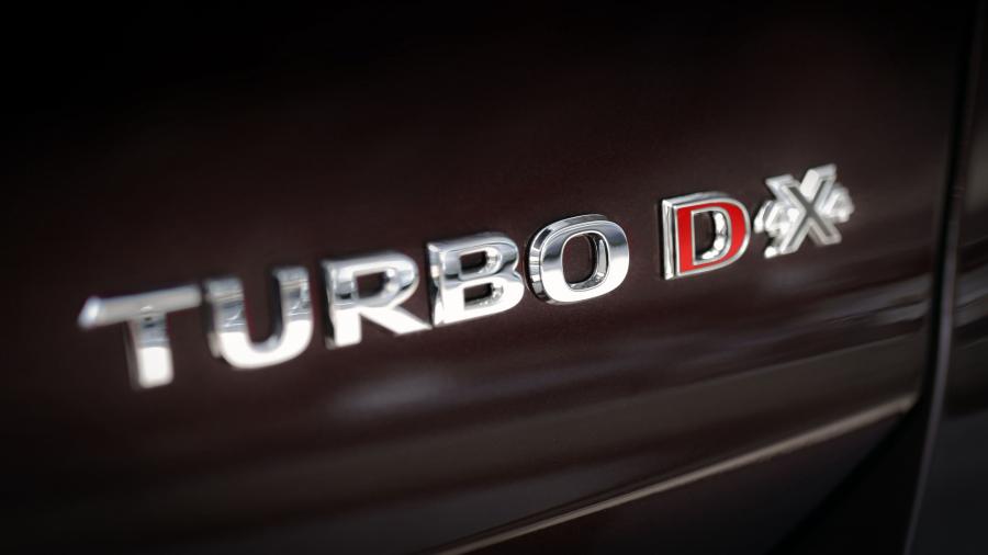 Логотип Opel Insignia Country Tourer Turbo D 4x4 Exclusive 2017 года  (фото 2 из 42)
